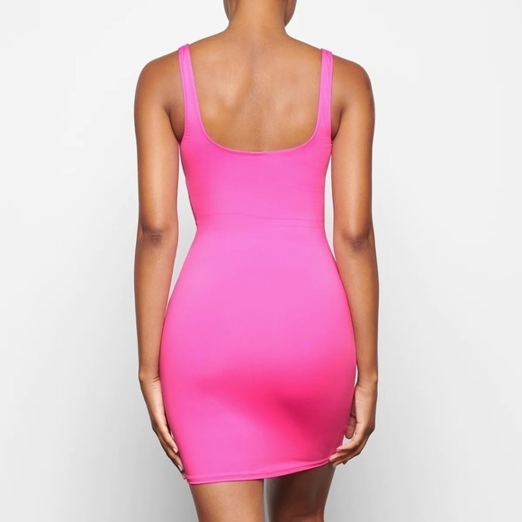 Skims SWIM TANK DRESS in TAFFY Pink size M (SW DRS 0005) LIMITED EDITION NWT - Picture 5 of 10
